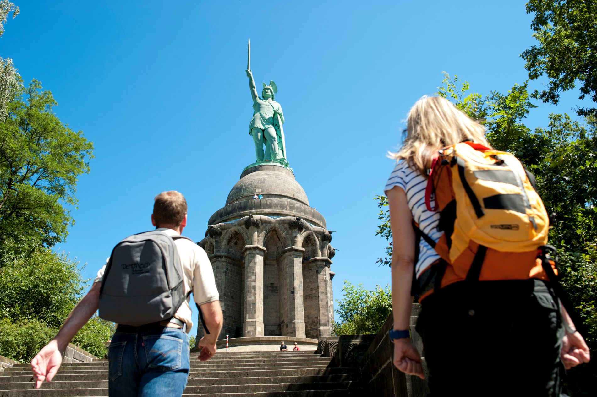 von Bellersen bei Brakel zum Hermannsdenkmal bei Detmold